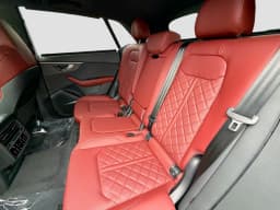 Audi SQ8 Premium Plus quattro 2026 — side view