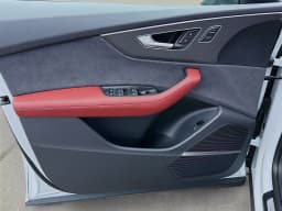 Audi SQ8 Premium Plus quattro 2026 — side view