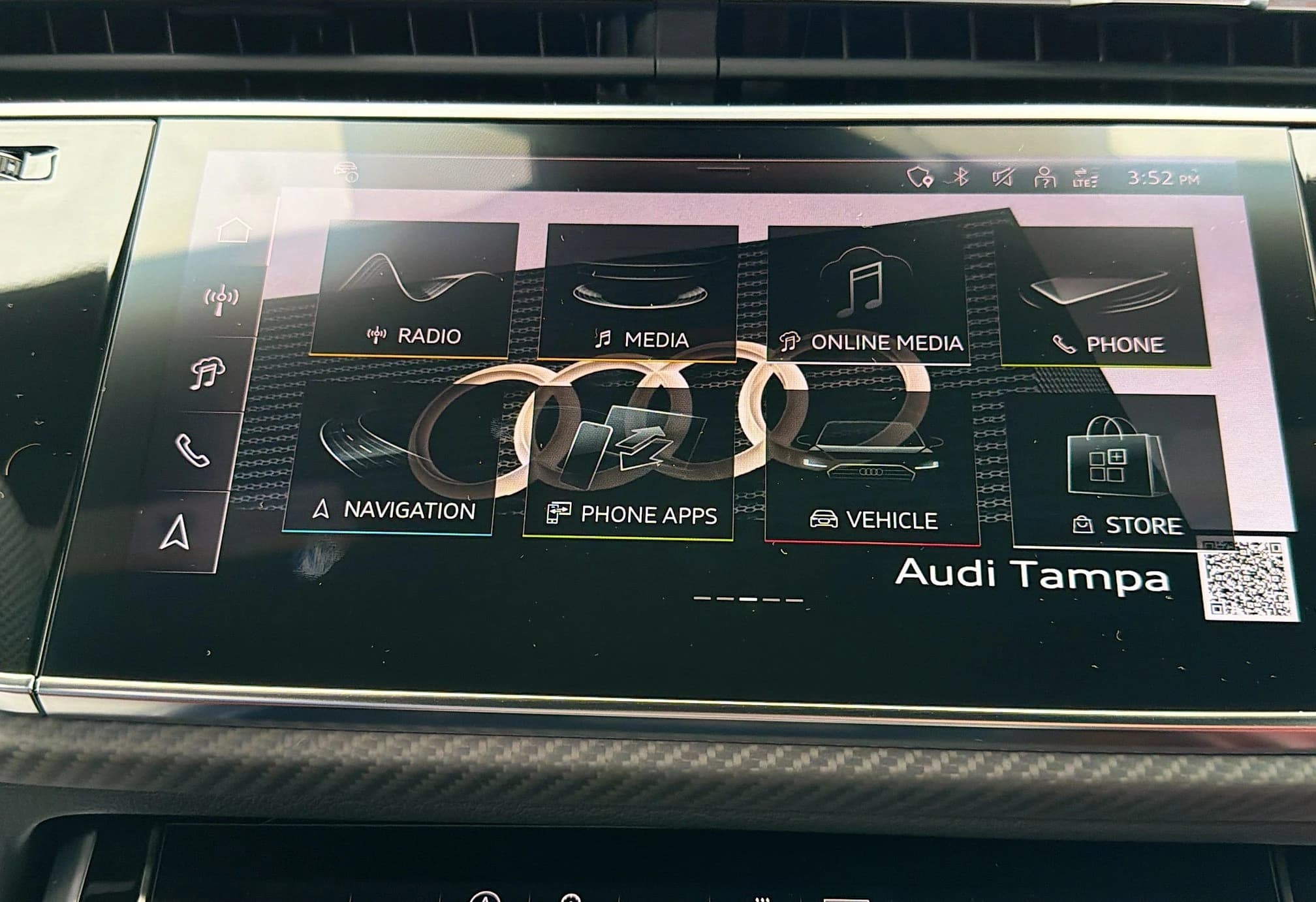 Audi SQ8 Premium Plus quattro 2026 — side view