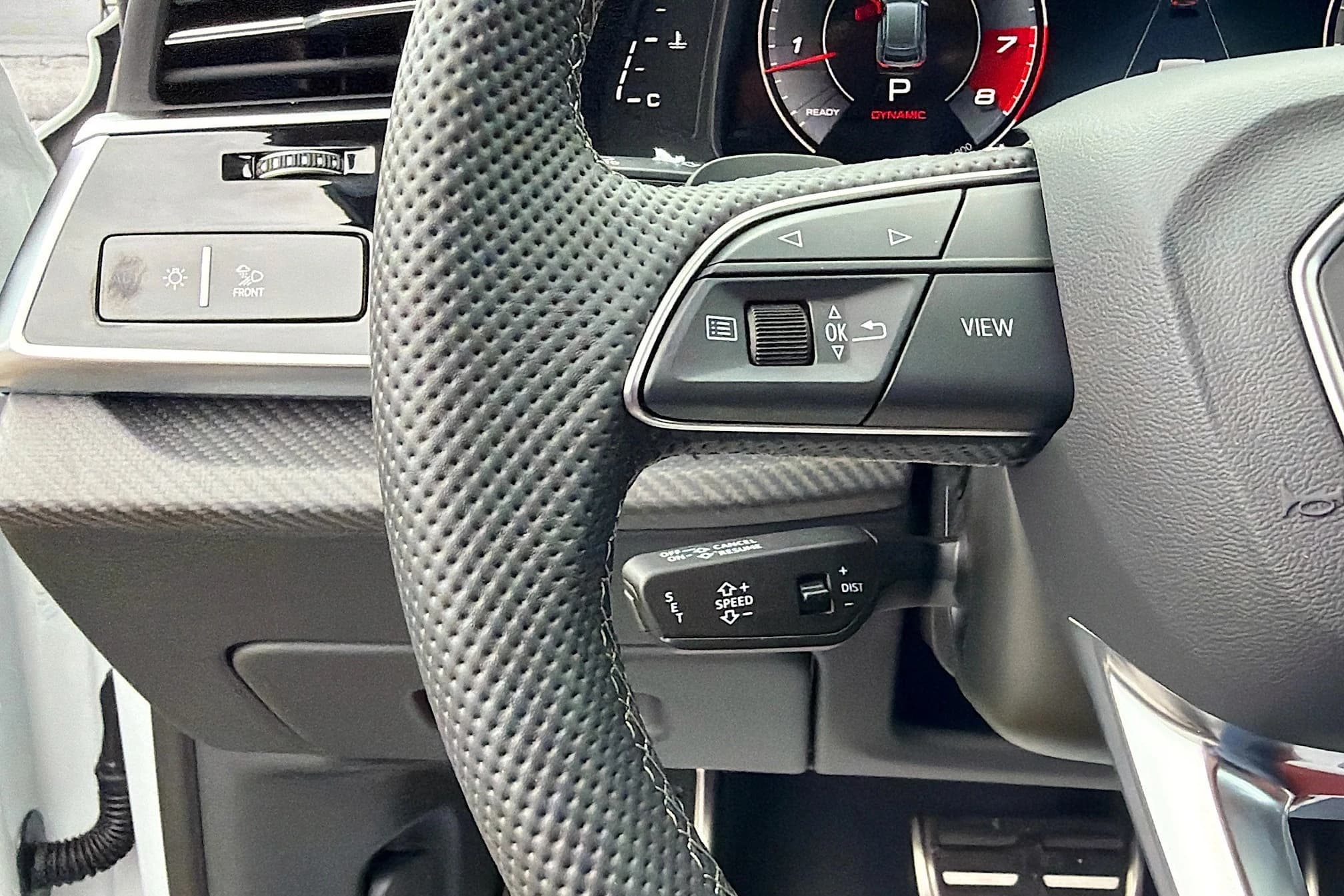 Audi SQ8 Premium Plus quattro 2026 — side view