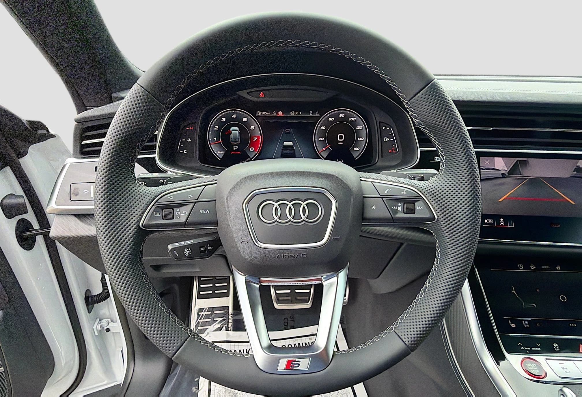 Audi SQ8 Premium Plus quattro 2026 — side view