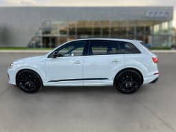 Audi SQ7 Premium Plus quattro 2026 — side view