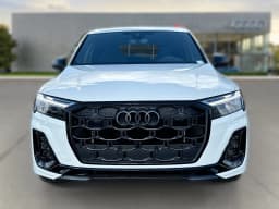 Audi SQ7 Premium Plus quattro 2026 — side view