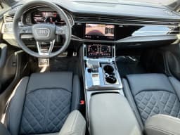 Audi SQ7 Premium Plus quattro 2026 — side view