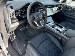Audi SQ7 Premium Plus quattro 2026 — side view