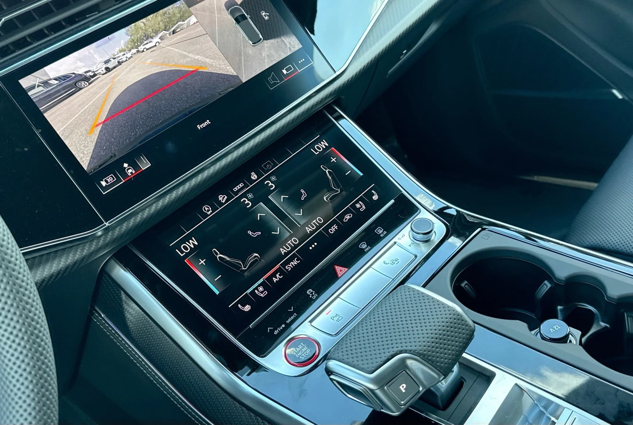 Audi SQ7 Premium Plus quattro 2026 — side view