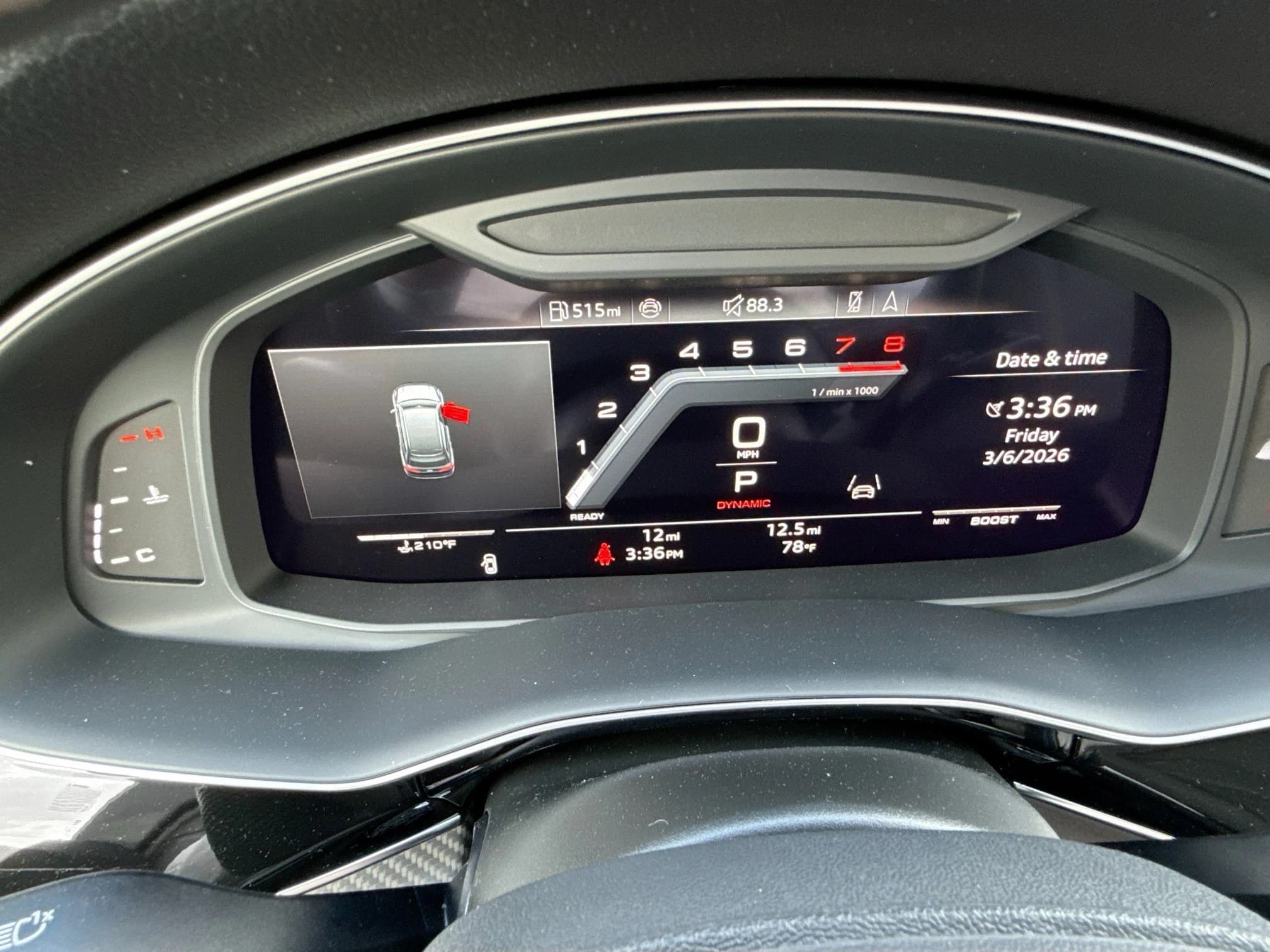 Audi SQ7 Premium Plus quattro 2026 — side view