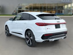 Audi SQ5 Sportback Premium Plus 3.0 TFSI quattro 2026 — side view