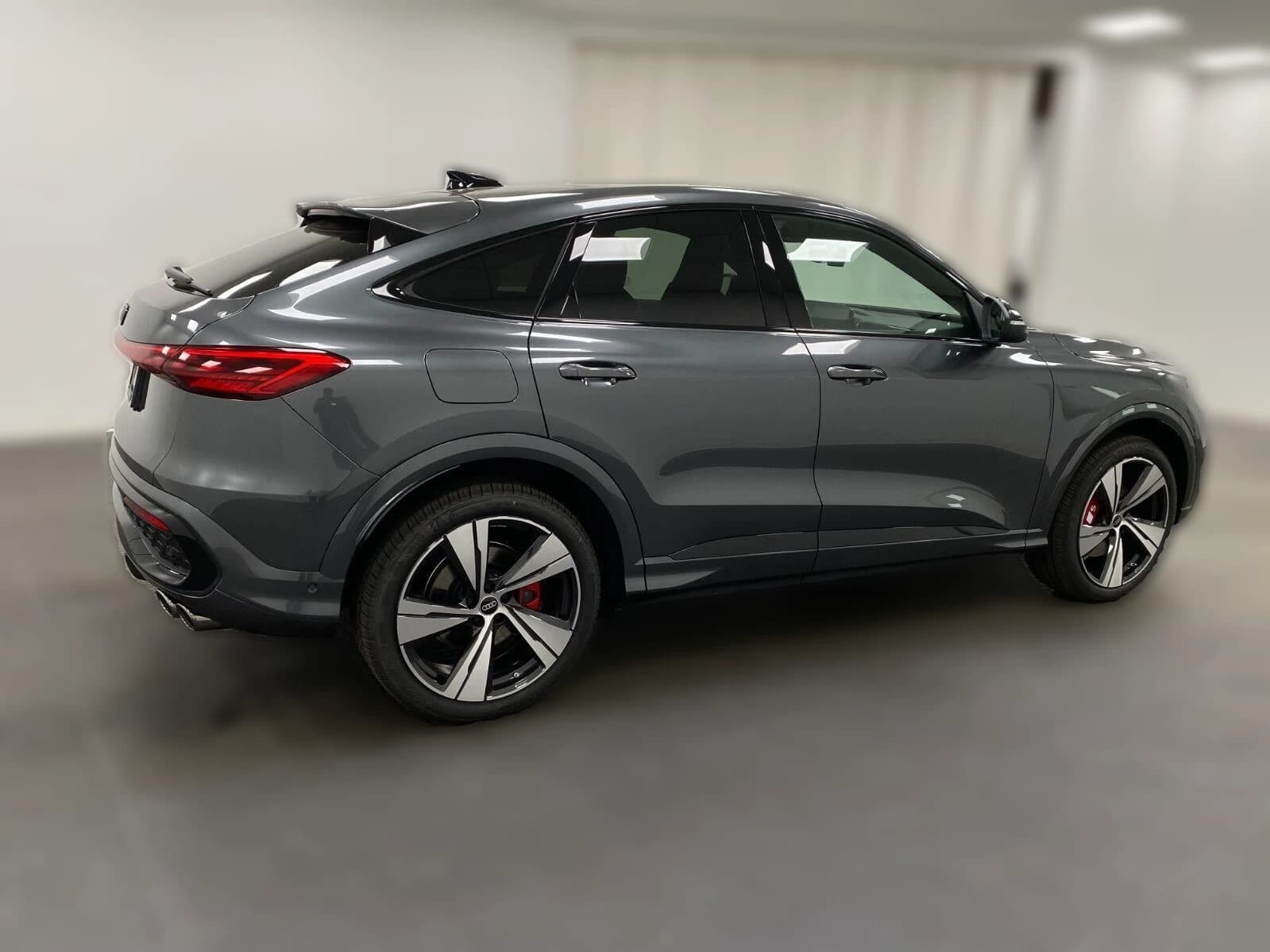 Audi SQ5 Sportback Premium Plus 3.0 TFSI quattro 2026 — side view