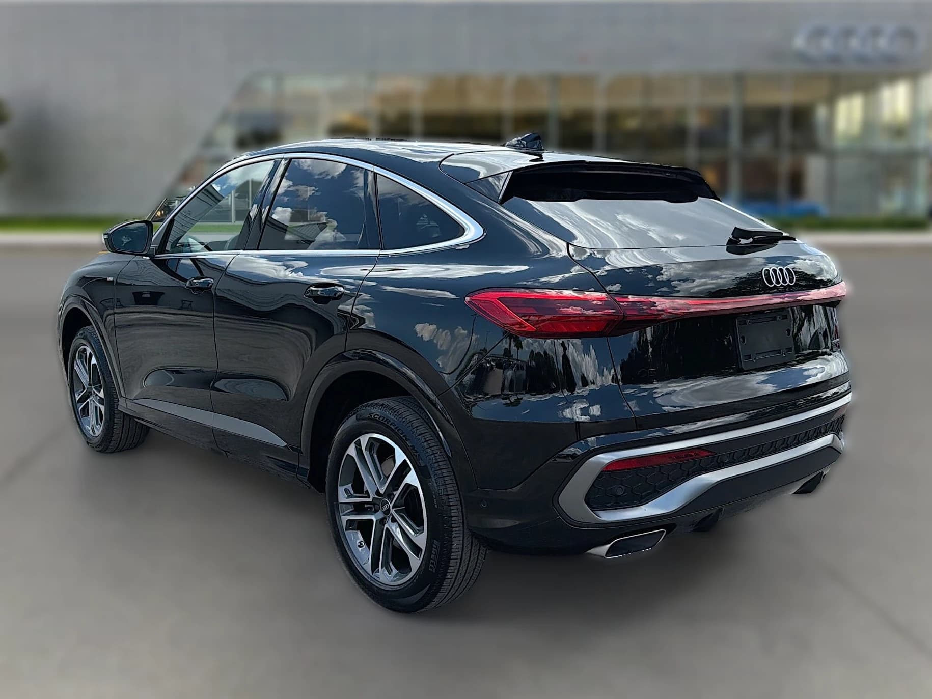 Audi Q5 Sportback Premium 2.0 TFSI quattro 2026 — side view