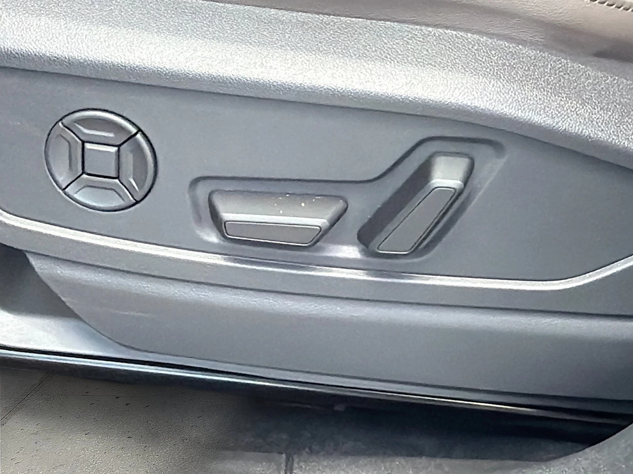 Audi Q5 Sportback Premium 2.0 TFSI quattro 2026 — side view