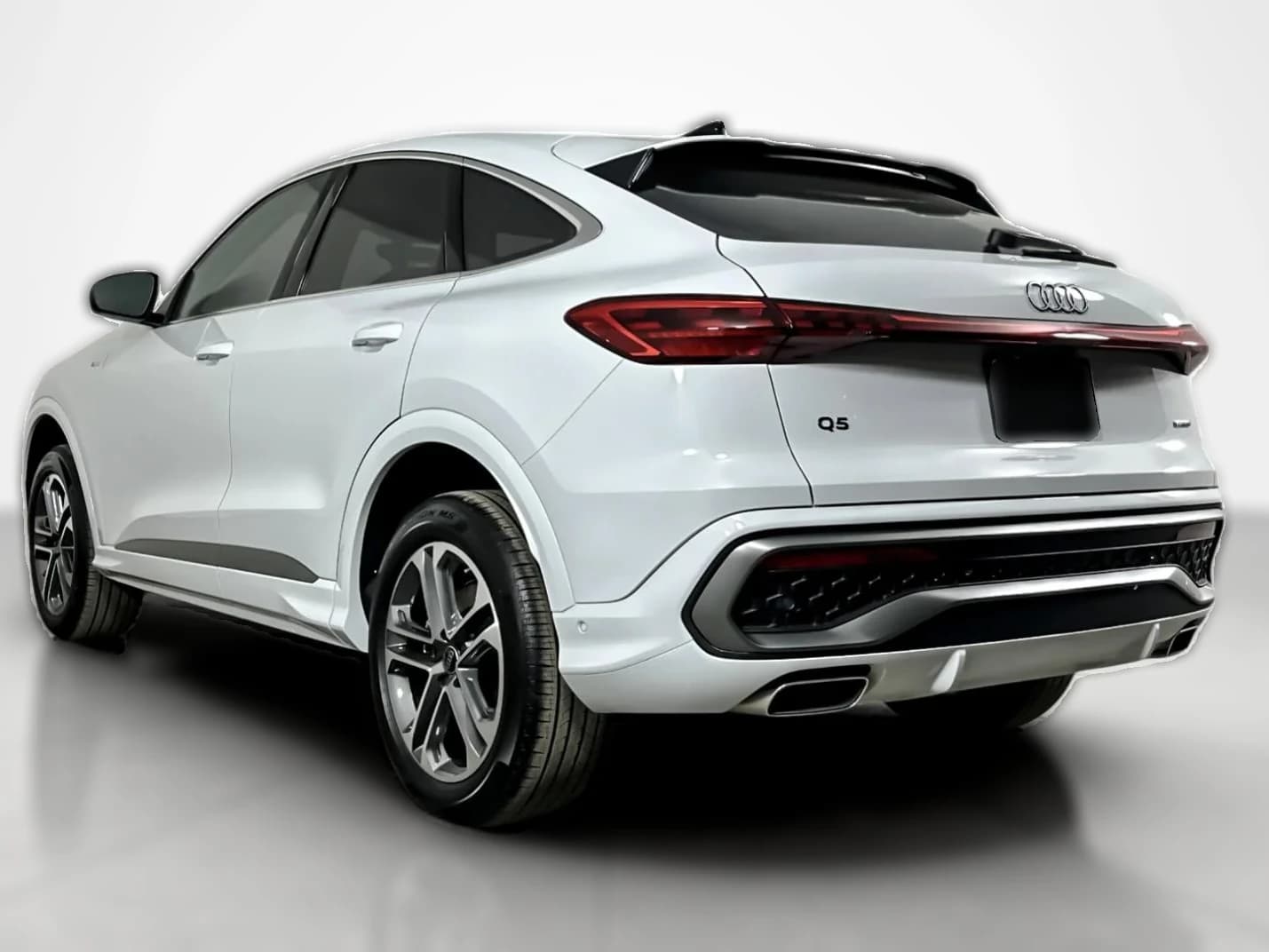 Audi Q5 Sportback Premium 2.0 TFSI quattro 2026 — side view