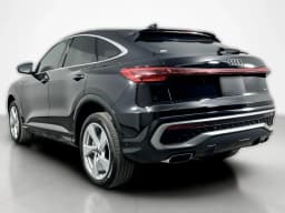 Audi Q5 Sportback Premium Plus 2.0 TFSI quattro 2026 — side view