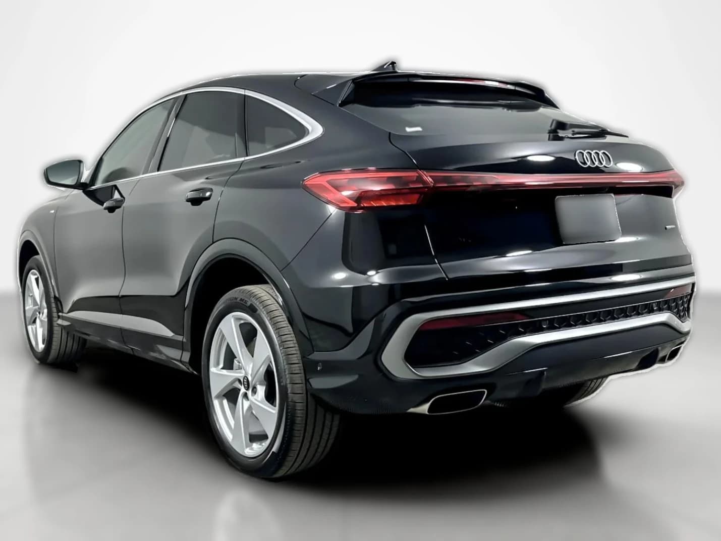 Audi Q5 Sportback Premium Plus 2.0 TFSI quattro 2026 — side view