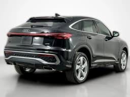 Audi Q5 Sportback Premium Plus 2.0 TFSI quattro 2026 — side view