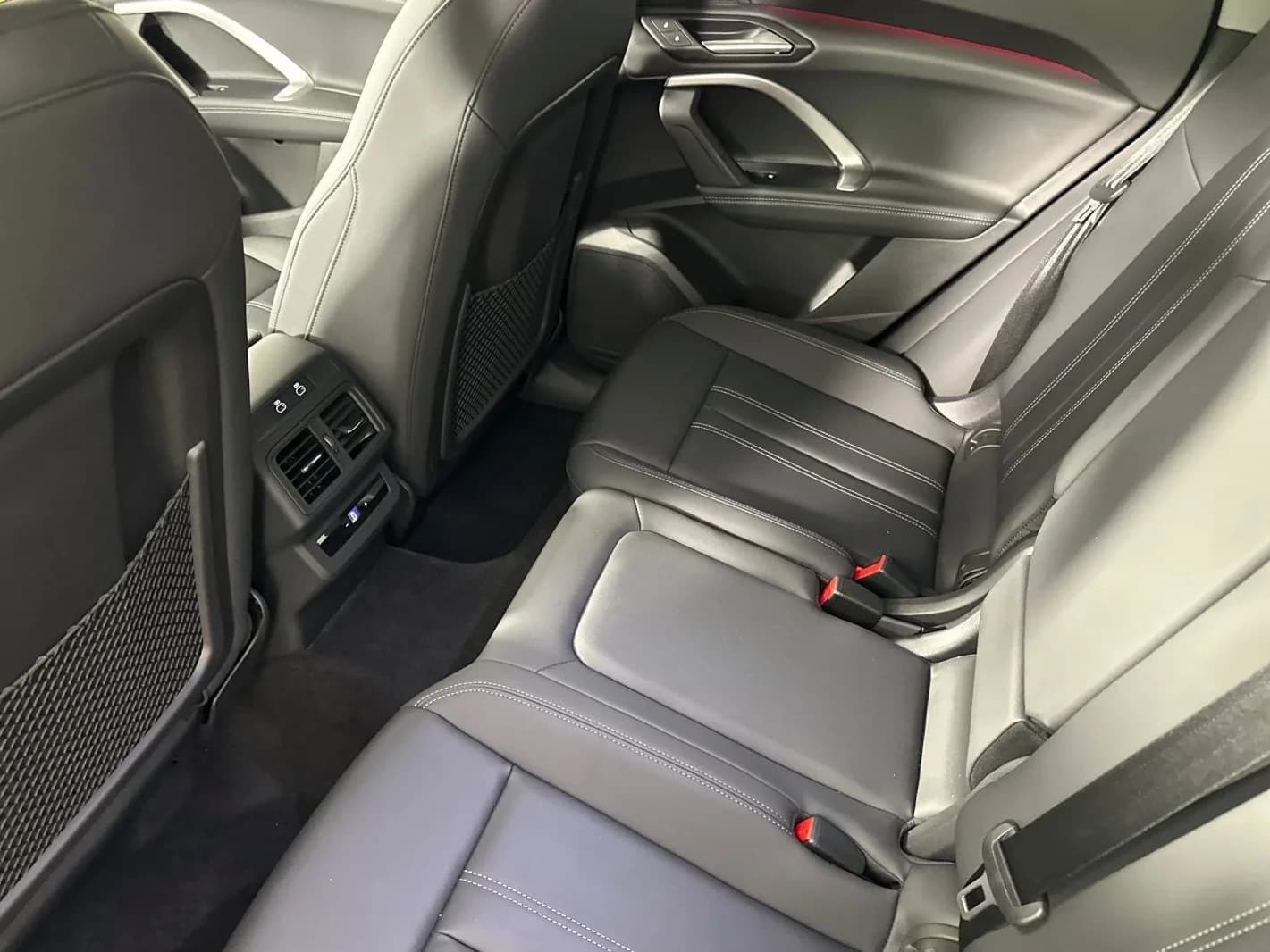Audi Q5 Sportback Premium Plus 2.0 TFSI quattro 2026 — side view