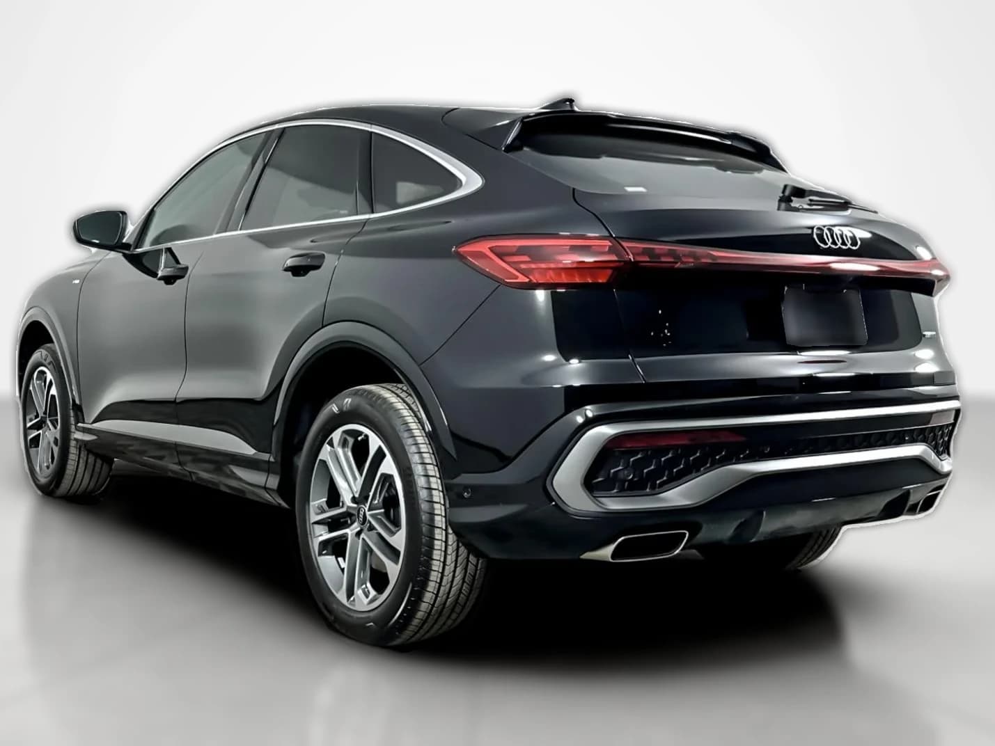 Audi Q5 Sportback Premium Plus 2.0 TFSI quattro 2026 — side view