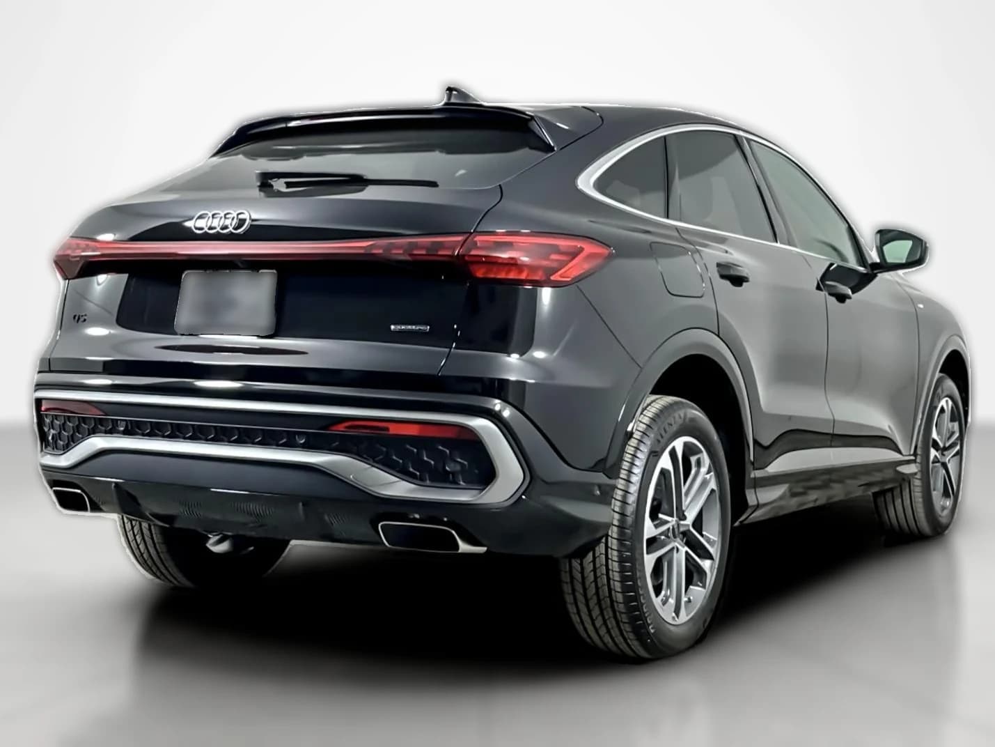 Audi Q5 Sportback Premium Plus 2.0 TFSI quattro 2026 — side view