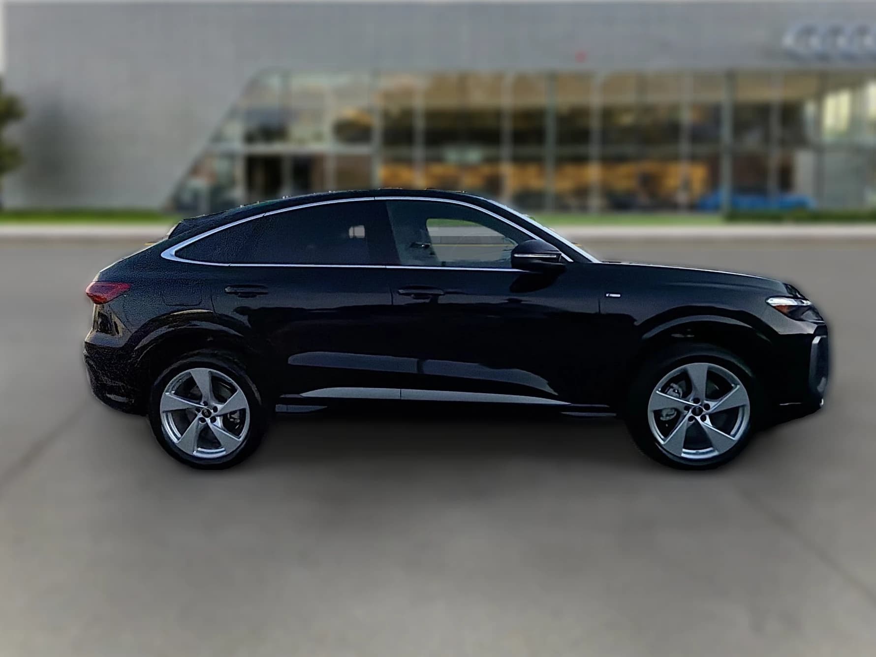 Audi Q5 Sportback Premium Plus 2.0 TFSI quattro 2026 — side view