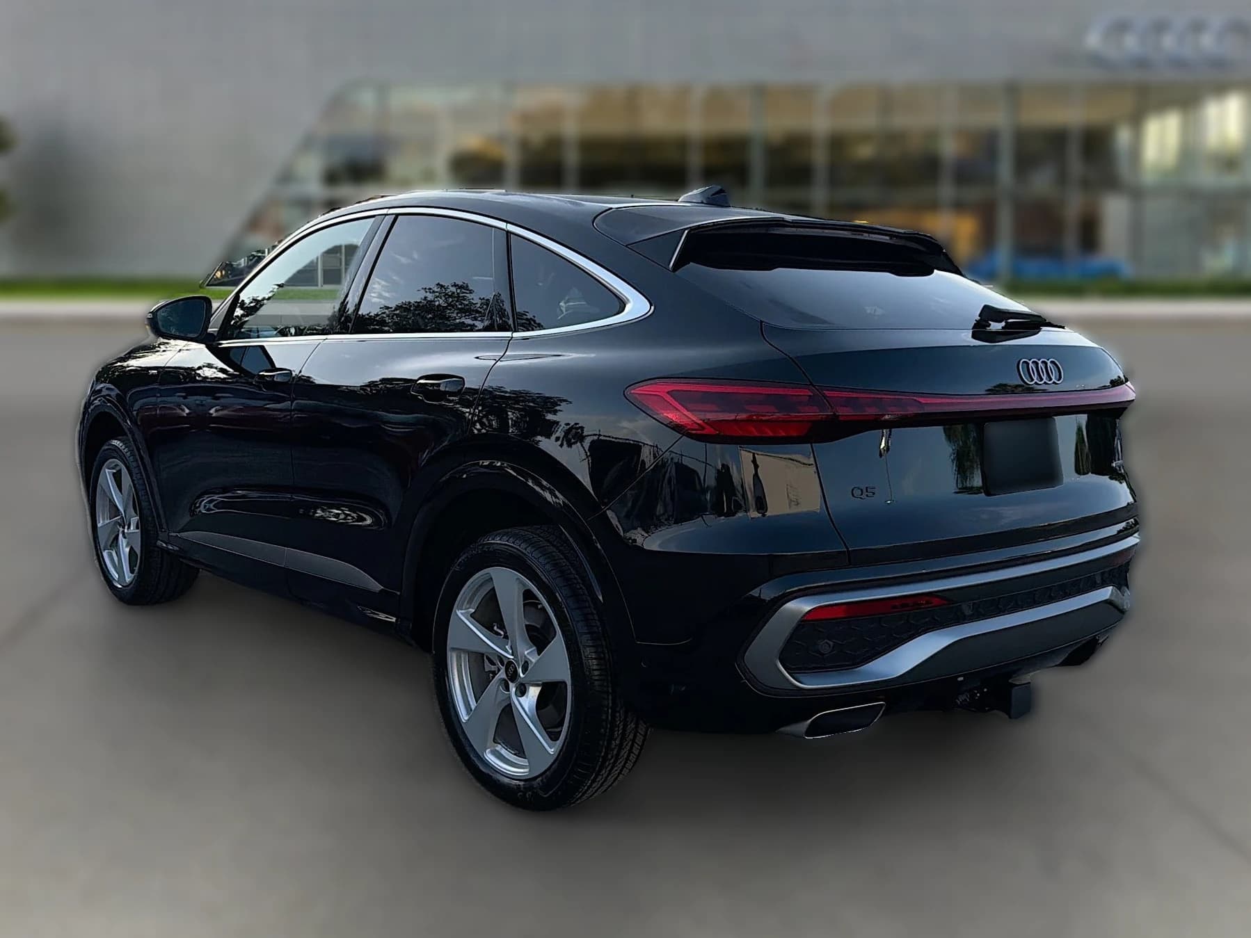 Audi Q5 Sportback Premium Plus 2.0 TFSI quattro 2026 — side view