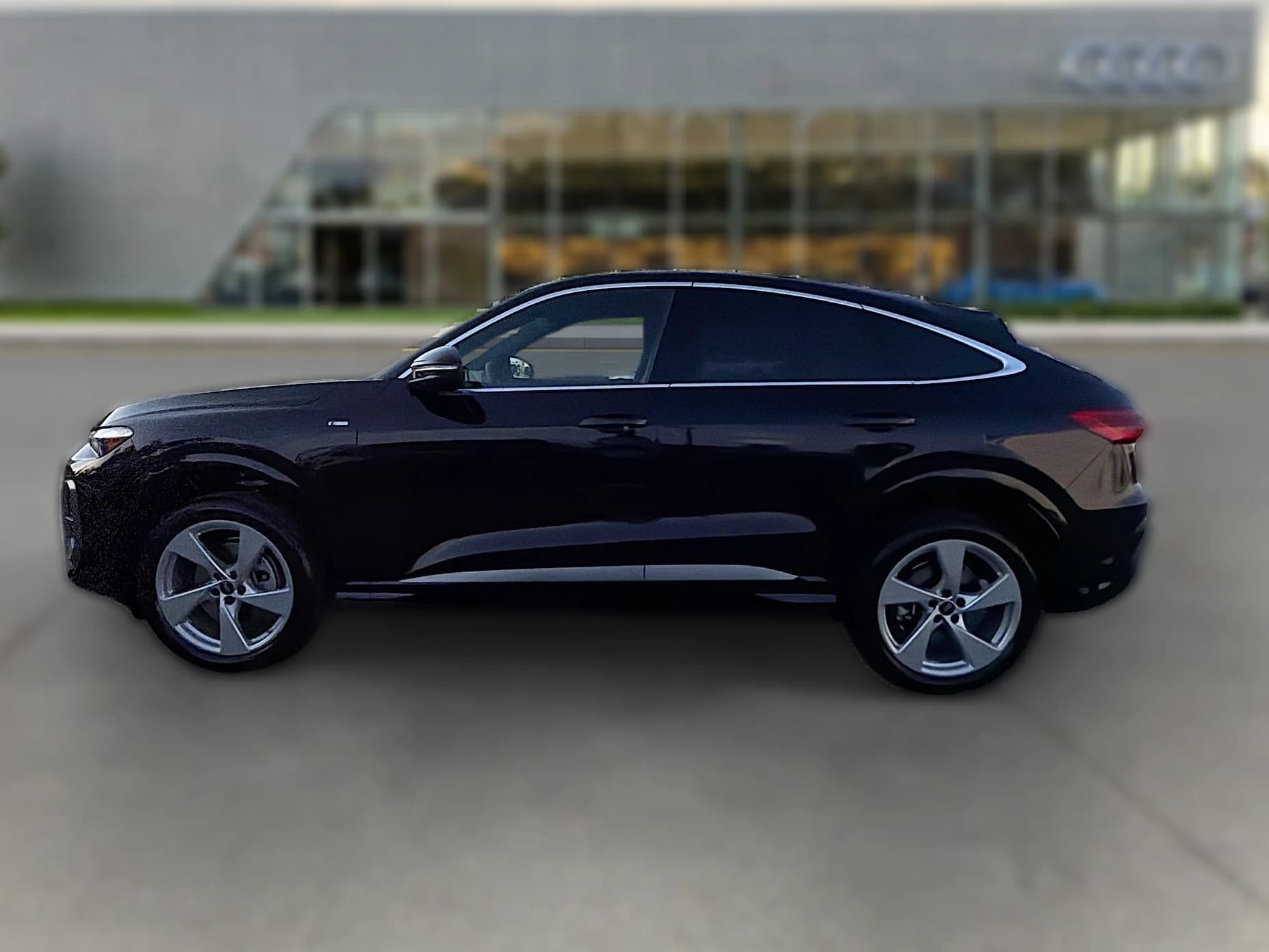 Audi Q5 Sportback Premium Plus 2.0 TFSI quattro 2026 — side view