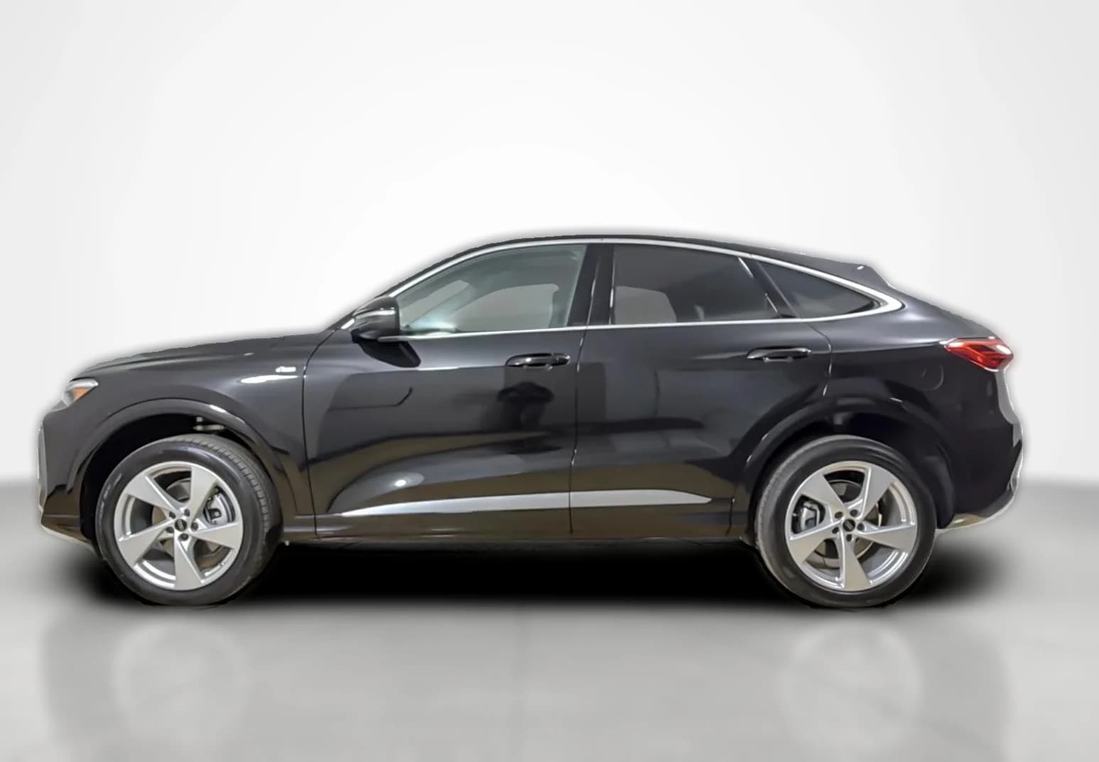 Audi Q5 Sportback Premium Plus 2.0 TFSI quattro 2026 — side view