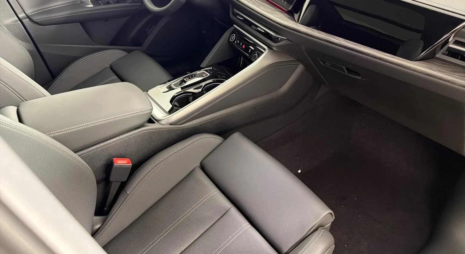 Audi Q5 Sportback Premium Plus 2.0 TFSI quattro 2026 — side view