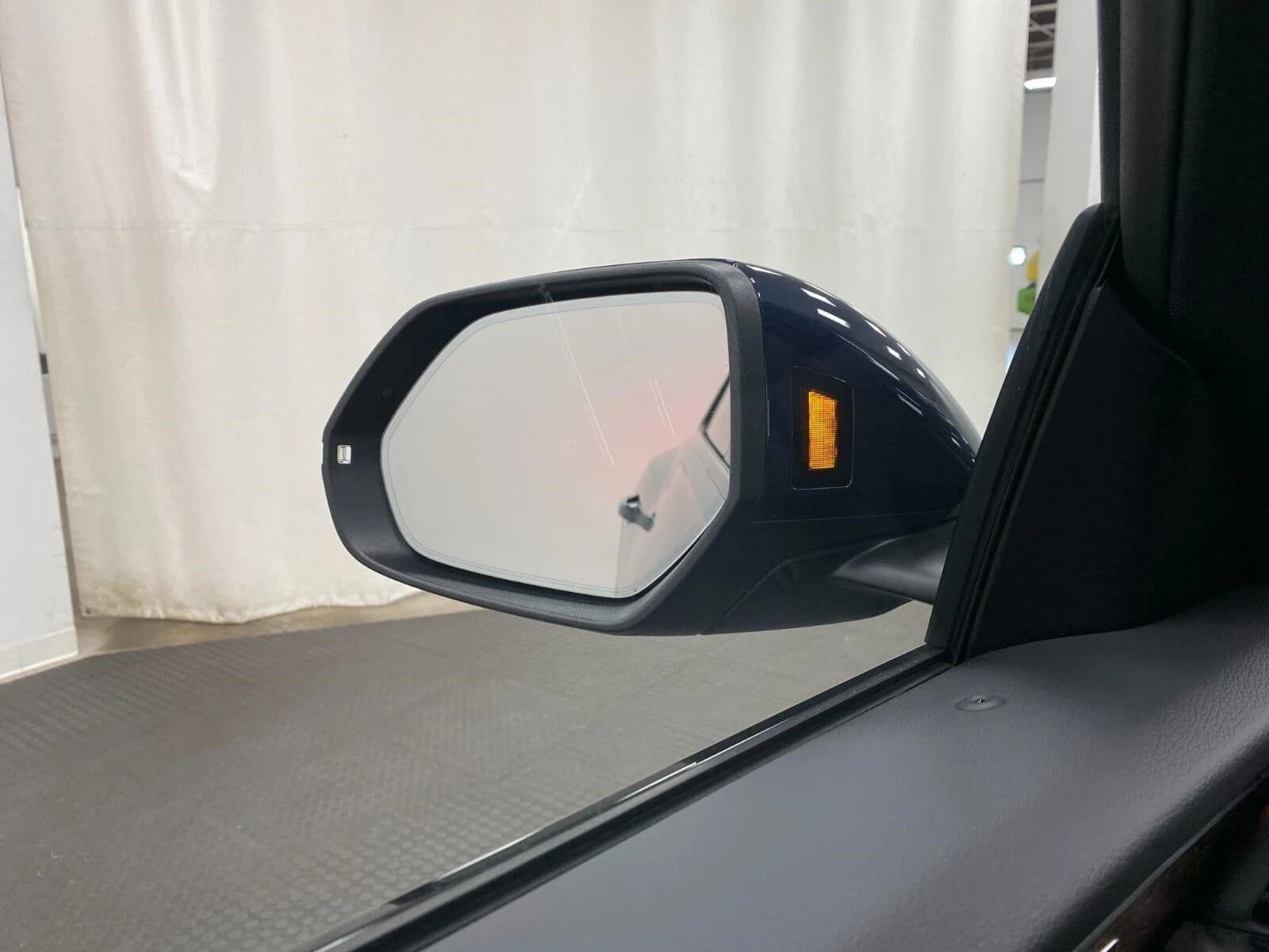 Audi Q8 Premium Plus quattro 2026 — side view