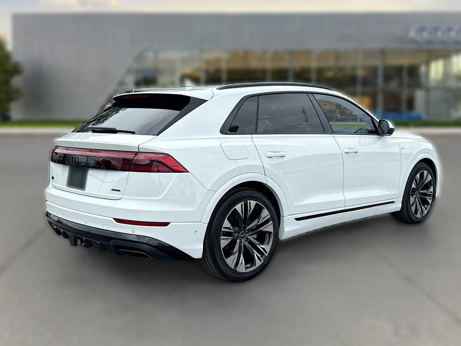Audi Q8 Premium Plus quattro 2026 — side view