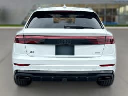 Audi Q8 Premium Plus quattro 2026 — side view