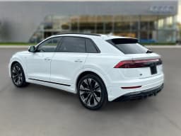 Audi Q8 Premium Plus quattro 2026 — side view