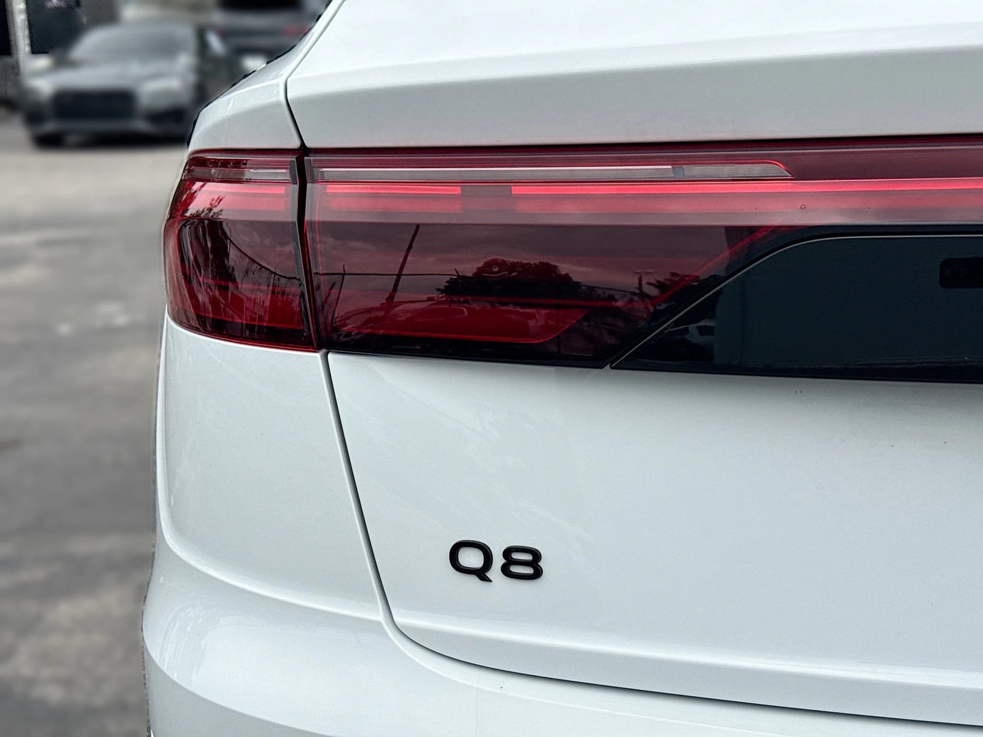 Audi Q8 Premium Plus quattro 2026 — side view