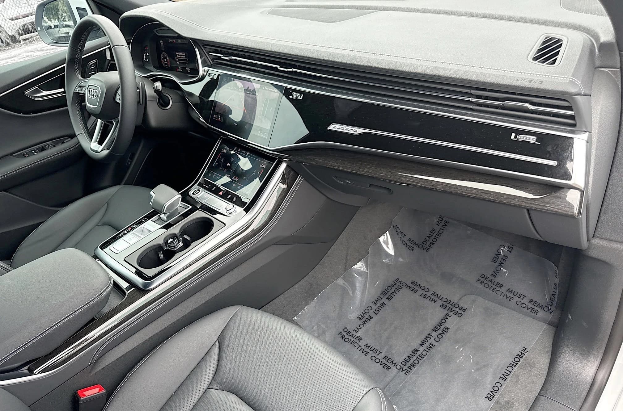 Audi Q8 Premium Plus quattro 2026 — side view