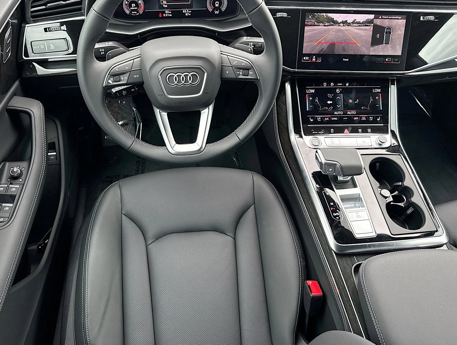 Audi Q8 Premium Plus quattro 2026 — side view