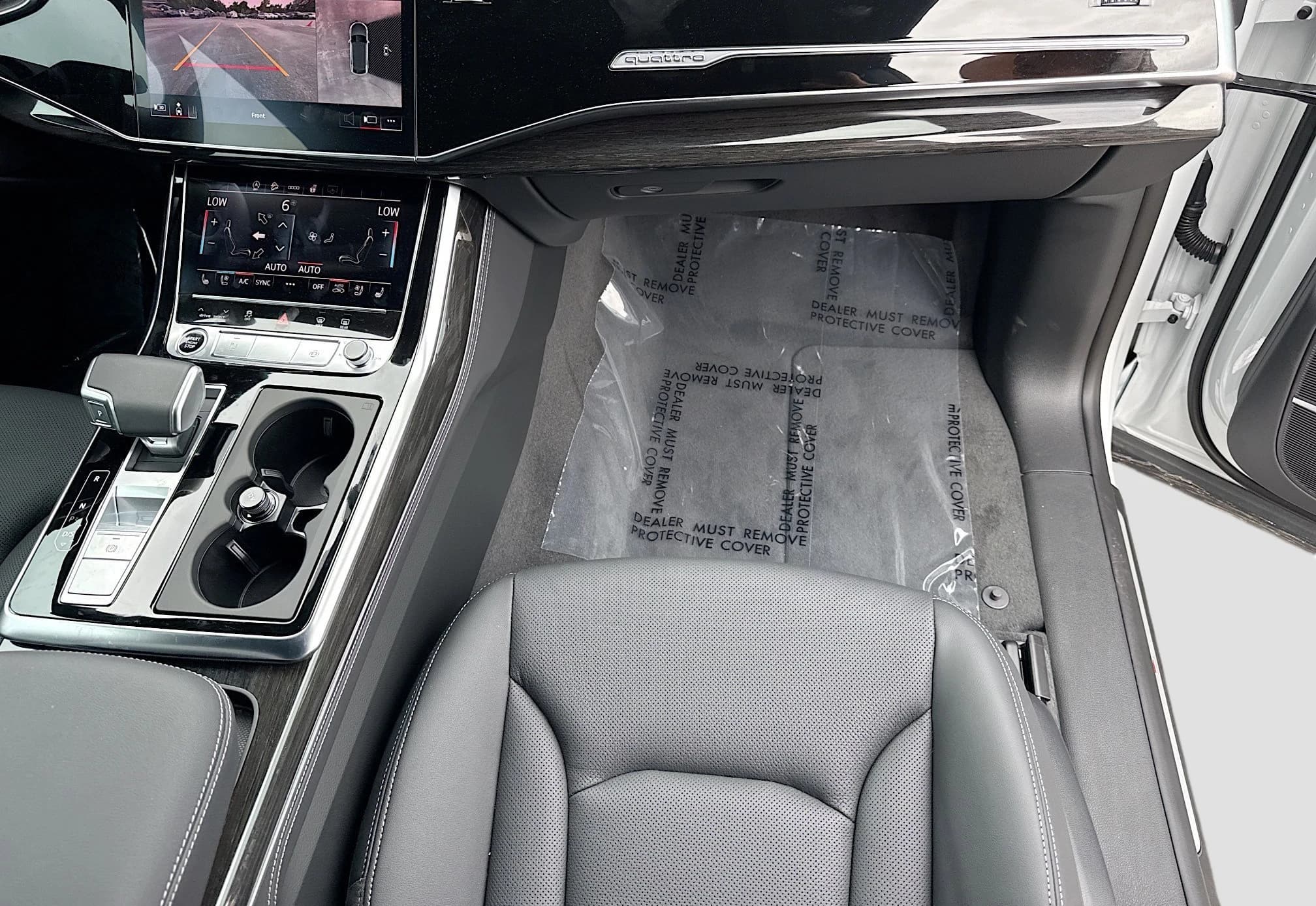 Audi Q8 Premium Plus quattro 2026 — side view