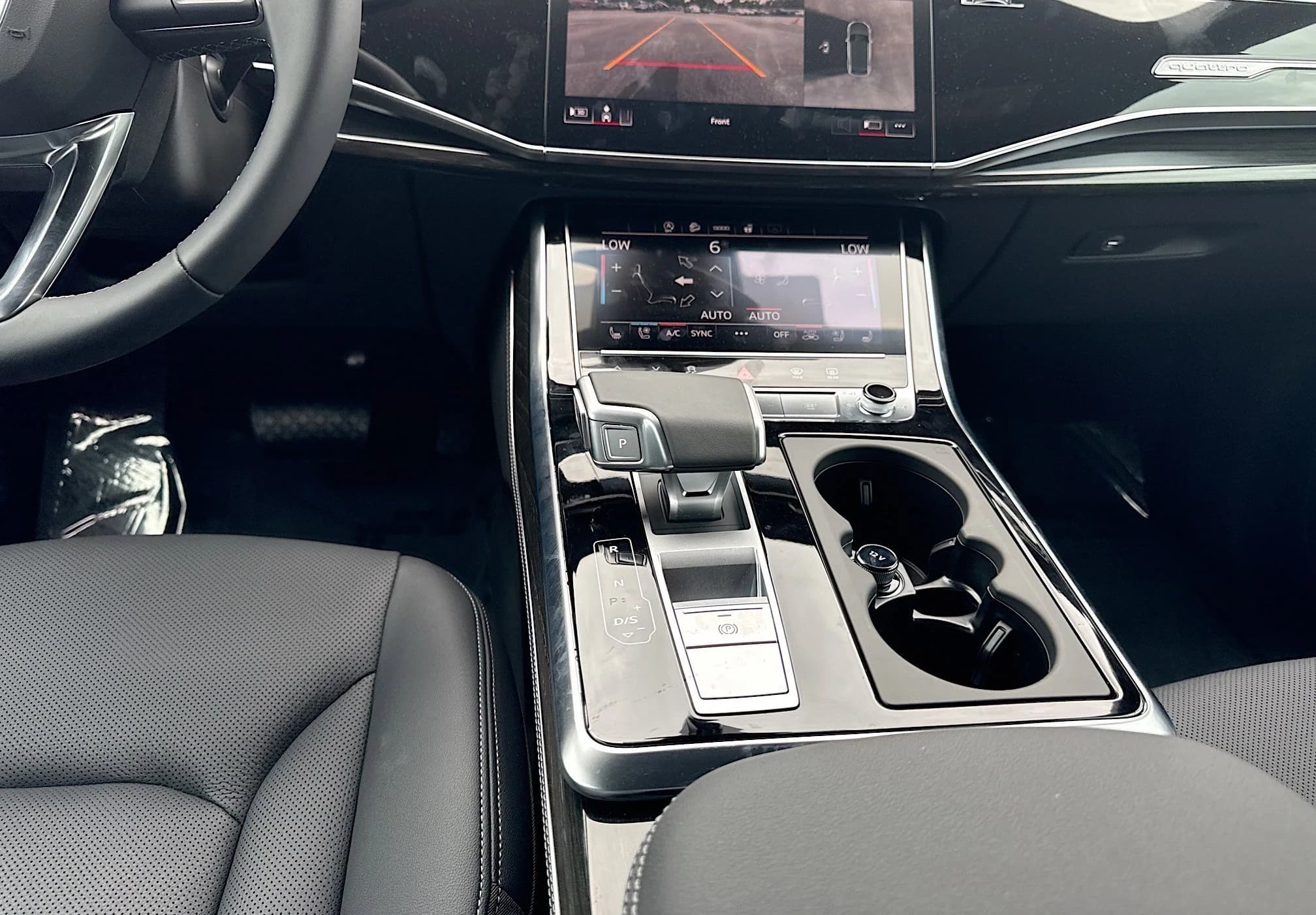 Audi Q8 Premium Plus quattro 2026 — side view