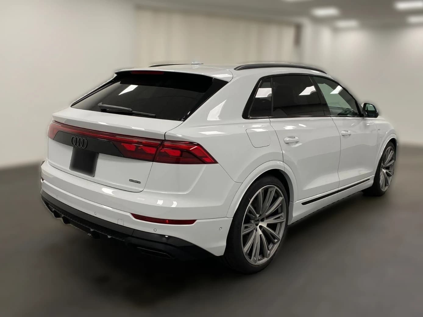 Audi Q8 Prestige quattro 2026 — side view