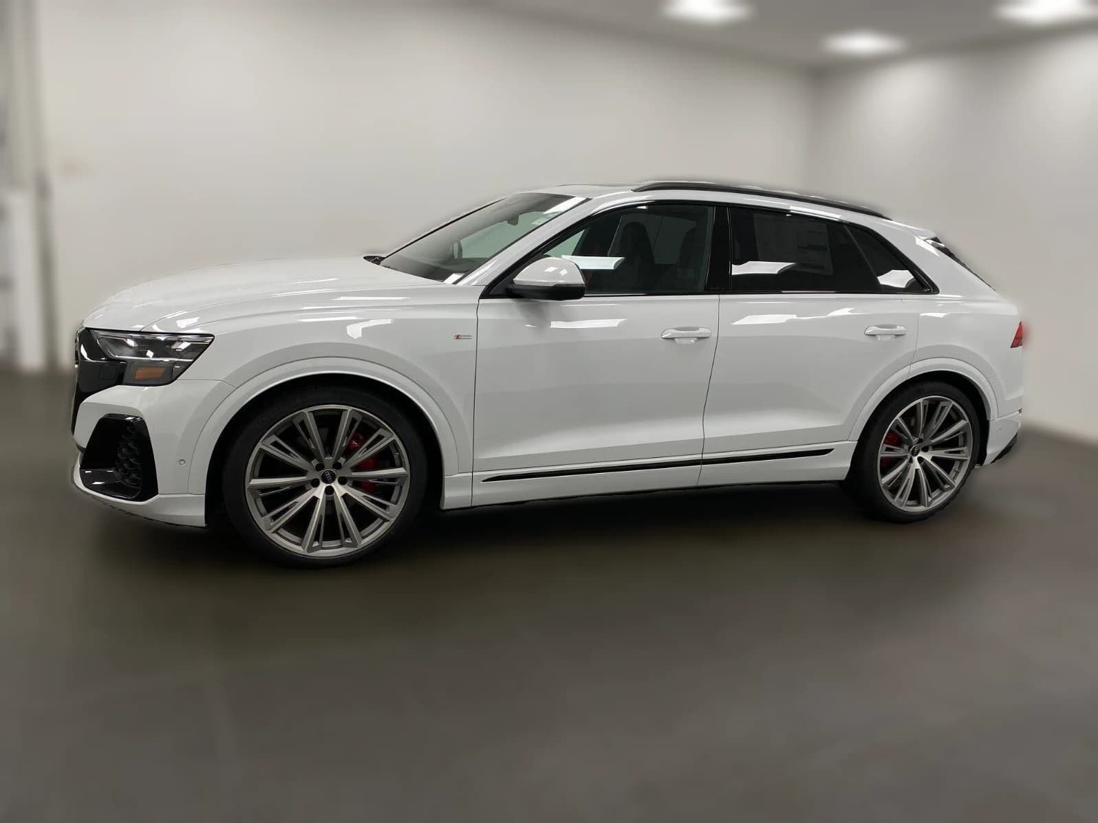 Audi Q8 Prestige quattro 2026 — side view