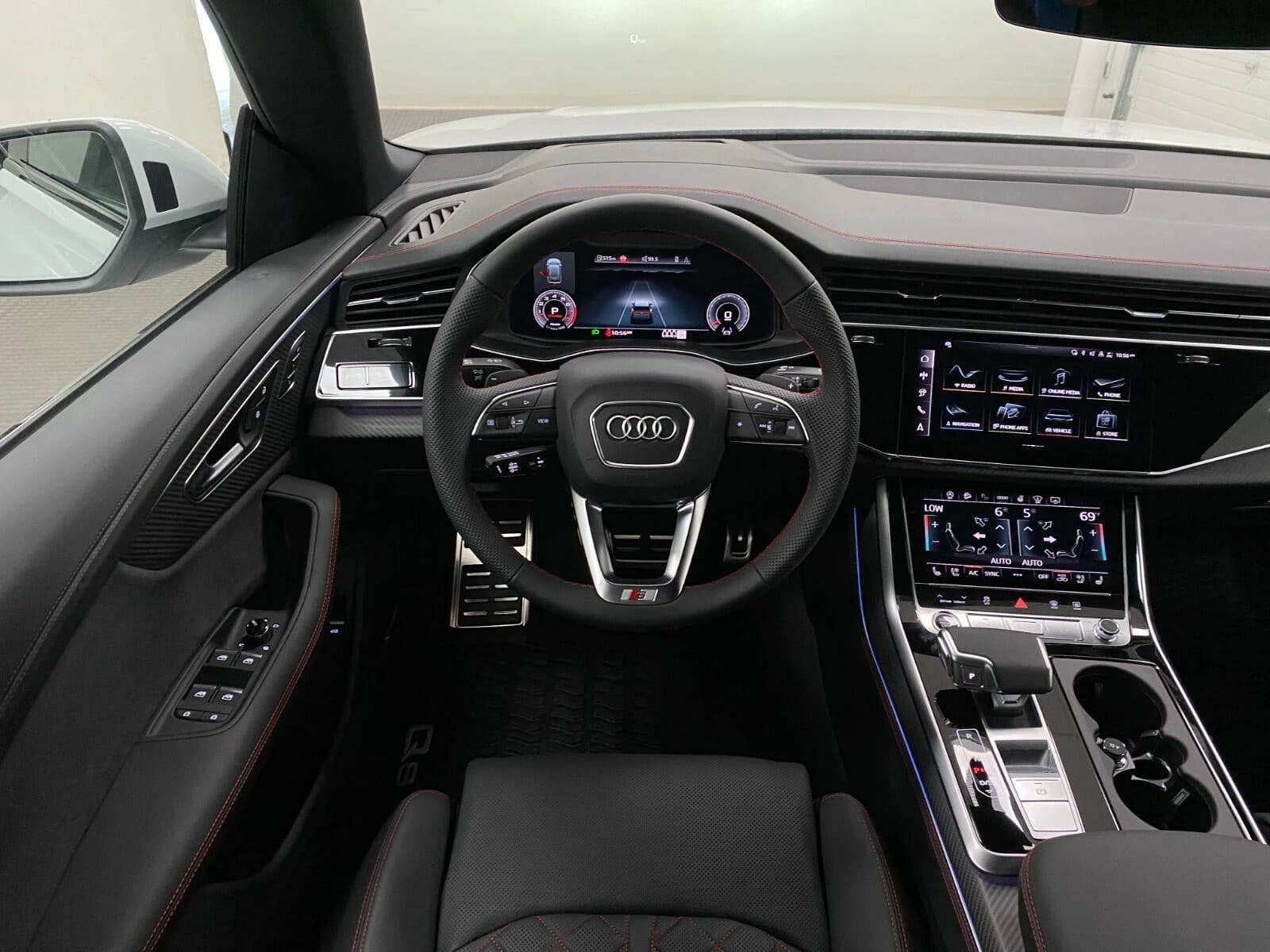 Audi Q8 Prestige quattro 2026 — side view