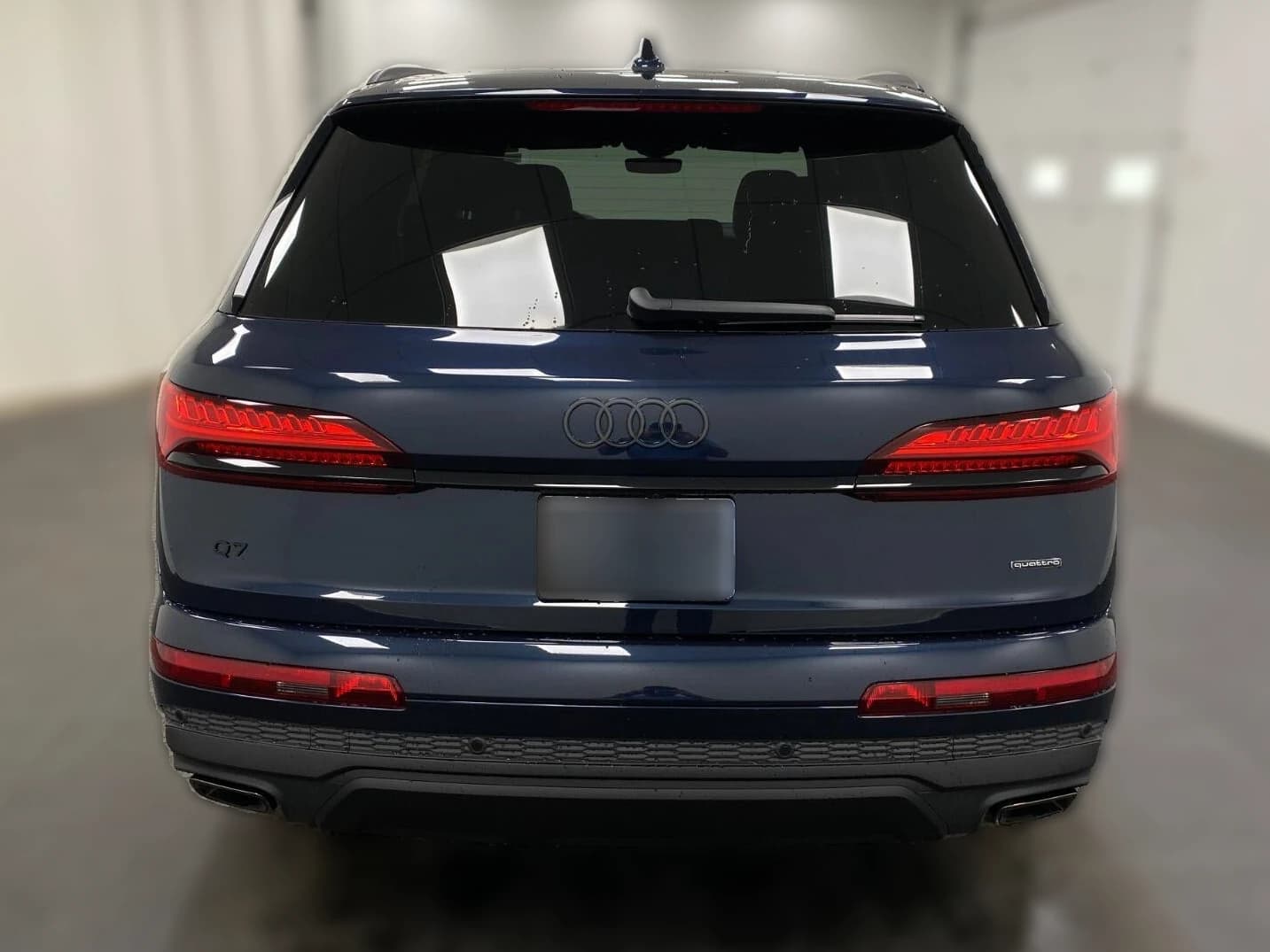 Audi Q7 Premium Plus 45 quattro 2026 — side view