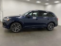 Audi Q7 Premium Plus 45 quattro 2026 — side view