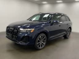Audi Q7 Premium Plus 45 quattro 2026 — side view