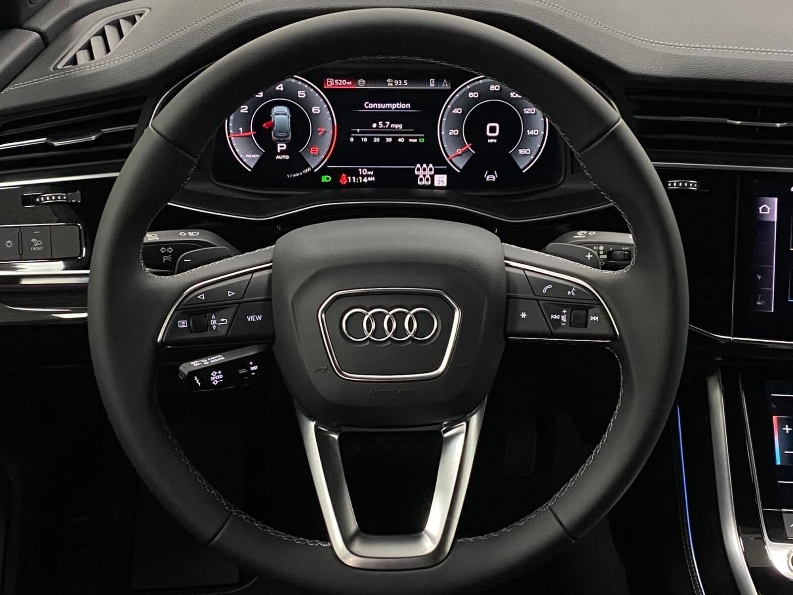 Audi Q7 Premium Plus 45 quattro 2026 — side view