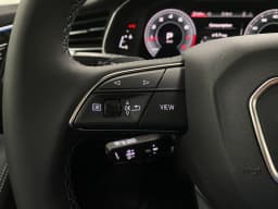 Audi Q7 Premium Plus 45 quattro 2026 — side view