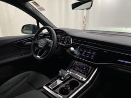 Audi Q7 Premium Plus 45 quattro 2026 — side view