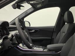 Audi Q7 Premium Plus 45 quattro 2026 — side view