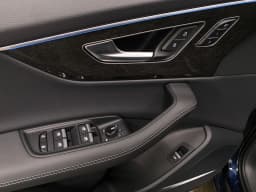 Audi Q7 Premium Plus 45 quattro 2026 — side view