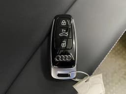 Audi Q7 Premium Plus 45 quattro 2026 — side view
