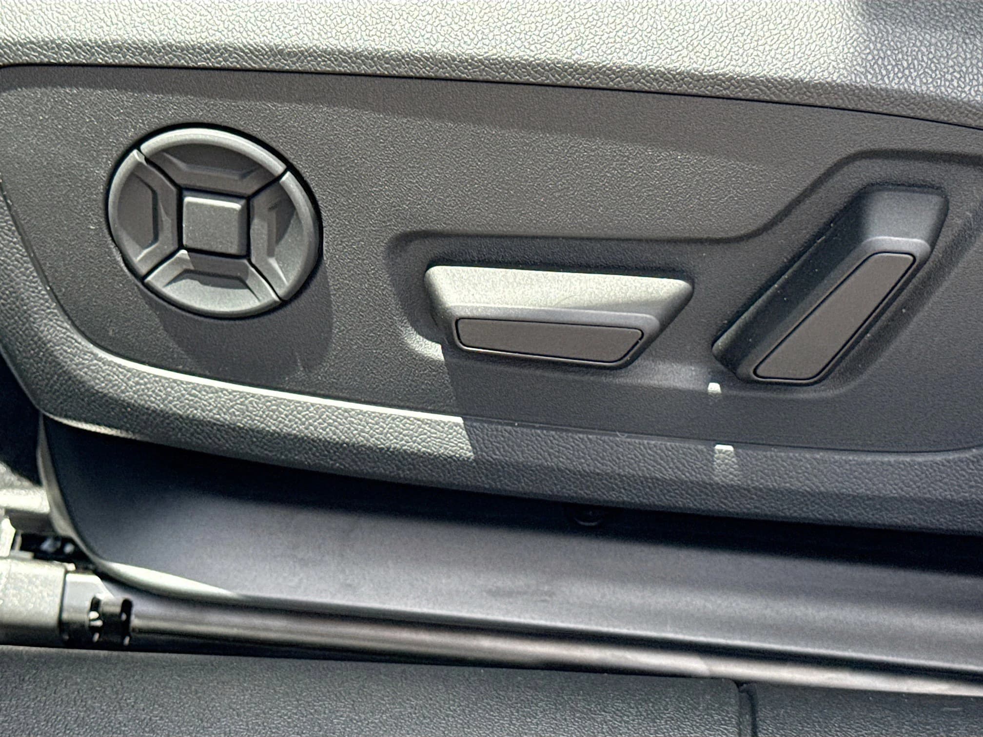Audi A5 Premium 2.0 TFSI quattro 2026 — side view