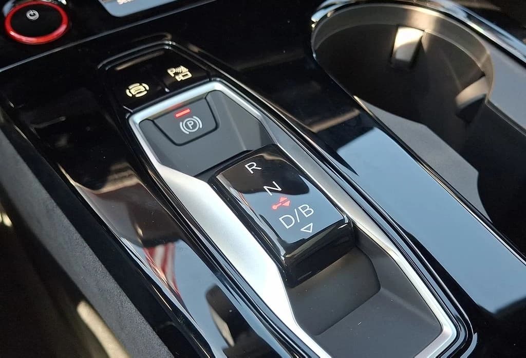 Audi S6 e-tron Prestige quattro 2027 — side view